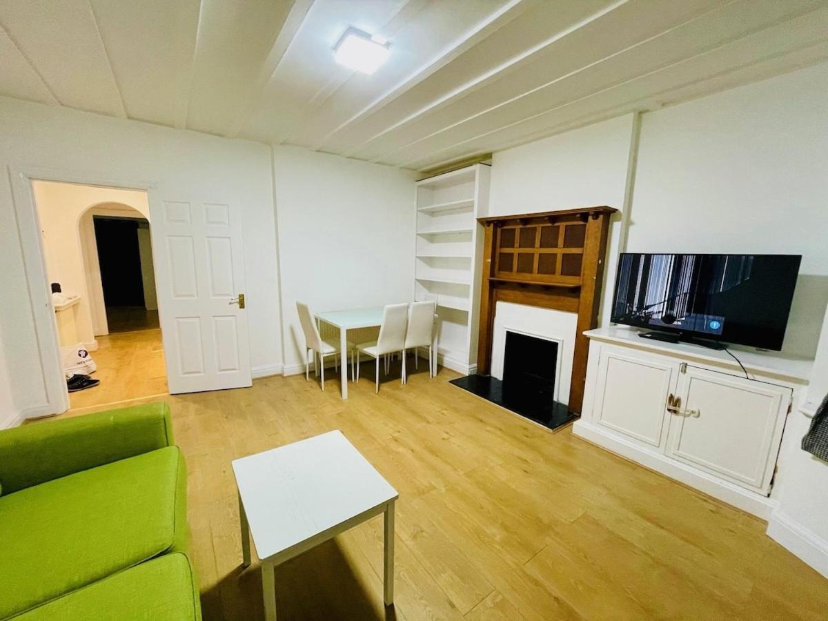 فيلا Luxury 2 Bed House With Parking, 5 Min Walk To Station & Ldo لندن المظهر الخارجي الصورة